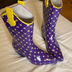 Cute rain boots Size 9